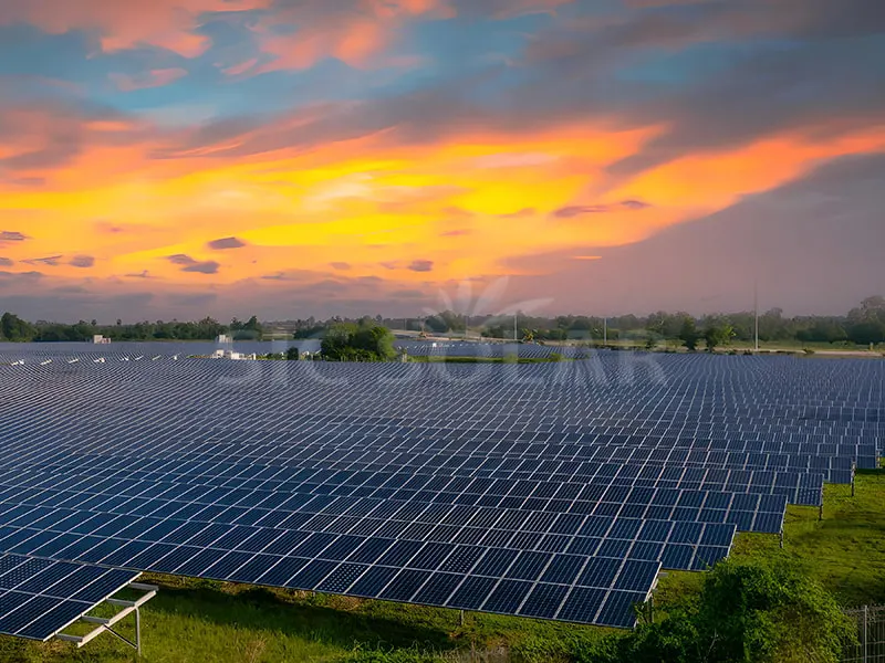 100MW jordmonterede solpanelsystemer i USA